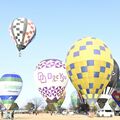 カラフルな熱気球、大空彩る 栃木市・渡良瀬バルーンレース