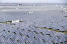 【エネルギーの転換】再エネ急拡大、原発は停滞