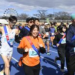 五輪選手らランニング指導 子どもも大人も 890人が汗流す