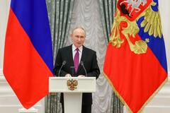 ロシア大統領、兵器開発者に勲章