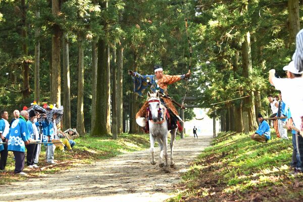 秋の例大祭で行われた流鏑馬