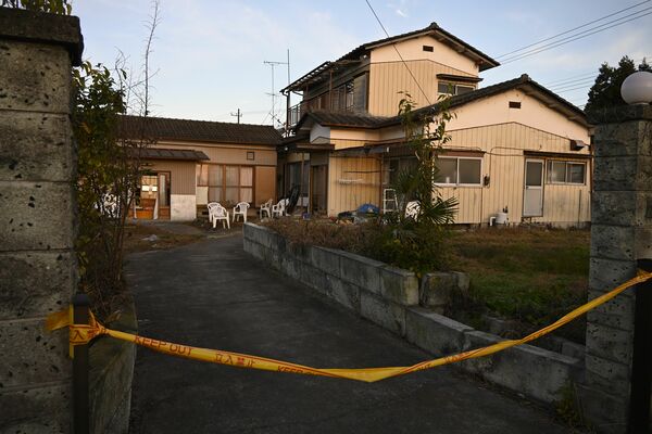 3人組の強盗が押し入った現場=小山市大川島、午前6時25分ごろ