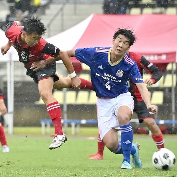 矢板中央、史上初の6連覇 サッカー高校総体県予選 後半、佐野日大の