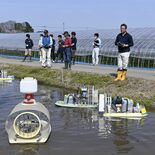 ラジコンボートで水田に除草剤を散布　作業負担軽減へ　鹿沼・久野のコメ生…
