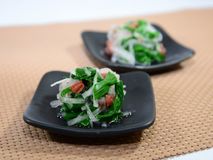 ＜にらと大根の梅和え＞さっぱりした食べ応え