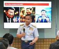 習氏?風刺画写り中国激怒