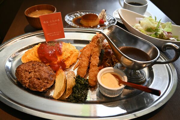 人気メニューが一度に味わえる「大人のお子様ランチ」