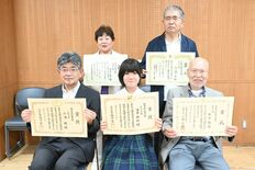 小滝さん(大田原)が俳句で最高賞に 宇都宮で島守忌俳句大会表彰式