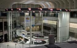 東証、午前終値５万１８２０円