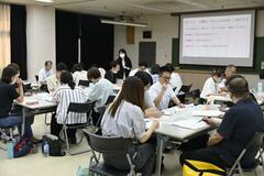 「やさしい日本語」学ぶ