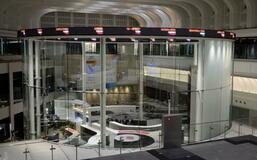 東証、午前終値５万１８２０円