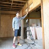 足利の作家・原さん、築70年の古民家から現代アート発信　展示会に向け改修進む