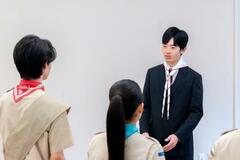 最高位ボーイスカウトと歓談