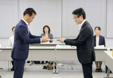 最低賃金、３９道府県で目安超え