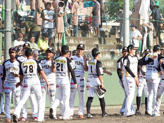 リーグ２位でレギュラーシーズンを終えた栃木ＧＢの選手たち
