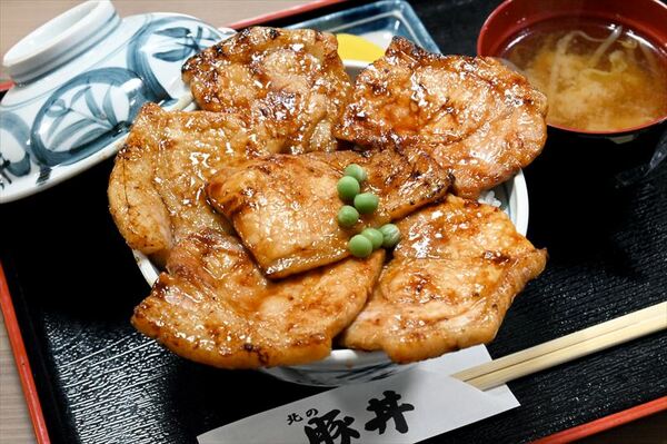 推しの逸品】肉厚「5ミリ」にこだわり 豚丼大盛り 北の豚丼（宇都宮