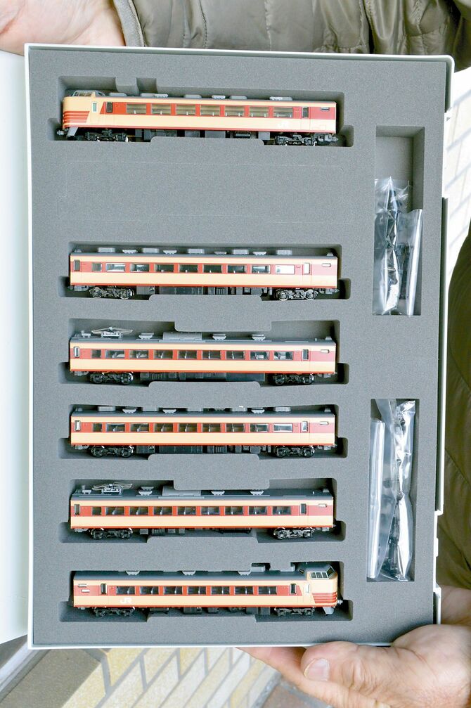 お薦めの「Ｎゲージ 98728 JR189系電車（田町車両センター）基本セット」（トミックス、１万9536円）