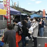 過去最多の人出に　足利軽トラ市　人気店行列、売り切れ続出「ぜひ地元の実…