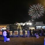 汽笛に合わせてライトアップ　点灯式では花火も　東武鉄道鬼怒川線沿線で来…