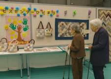 市民の力作並ぶ文化祭にぎわう