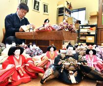 佐野でひな人形作りが大詰め