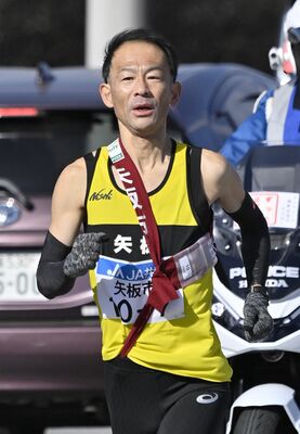 30年ぶりにロード開催の大会に出場した矢板の深井=25日午後1時、栃木市、磯真奈美撮影