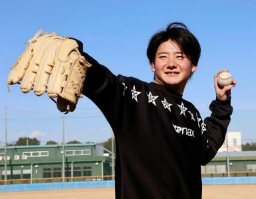 　練習を公開した巨人のドラフト１位新人の竹丸＝埼玉県狭山市