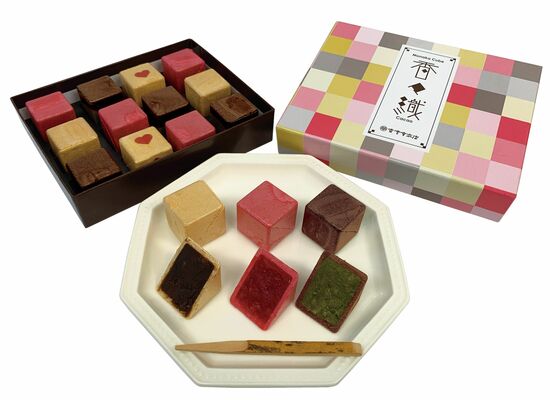香雲堂本店が出品した新作もなか「香々織」