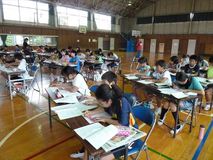 割り付けに挑戦／小山市旭小
