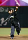ミラノ五輪銀の長谷川が始球式