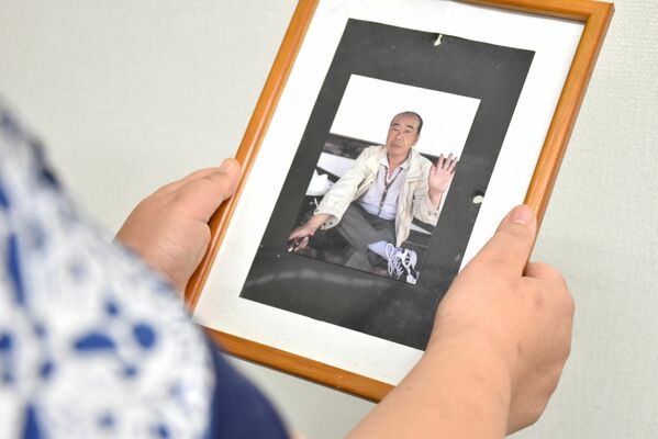 ワクチン接種後に亡くなった藤井さん。遺族は喪失感など複雑な思いを抱いている。＝26日、小山市内