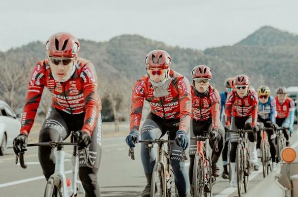シーズン開幕に向けて練習に汗を流すブリッツェンの選手たち
