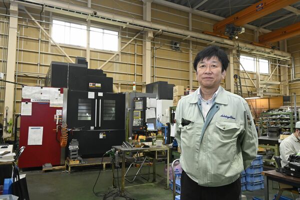 オーダーメードの産業ロボットをワンストップで提供する大野社長=足利市