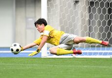 栃木県高校総体サッカー男子　真岡がＰＫ戦を制し５年ぶりＶ
