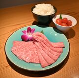 きめ細かなサシが美しい　特選リブロース　和牛焼肉 雅（栃木）
