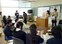 県立聾学校　独自のスクラップも披露