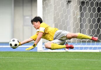 栃木県高校総体サッカー男子　真岡がＰＫ戦を制し５年ぶりＶ