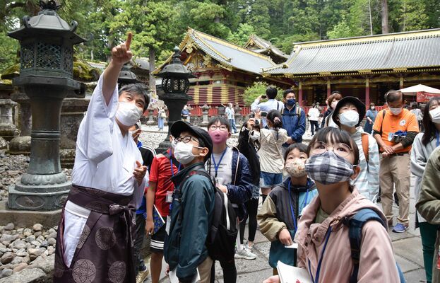 昨年６月、日光東照宮で行われた「県子ども観光大使」講座の様子