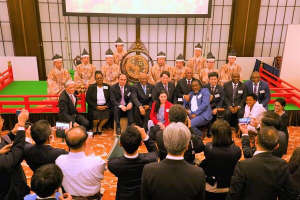 本県の魅力を駐日外交団に発信したレセプション＝24日夜、東京都内