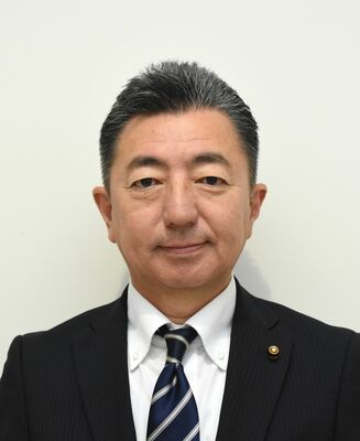 議長に選出された氏家晃氏