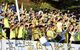 本拠地最終戦を迎え選手たちに声援を送るサポーター＝11日午後３時15分、県グリーンスタジアム