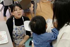 母子支える「赤ちゃん食堂」
