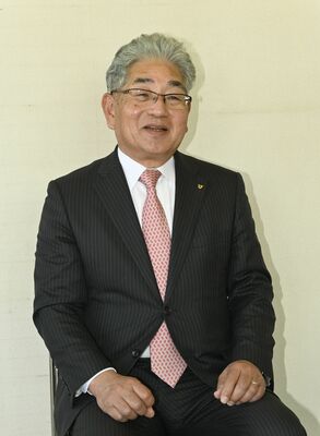 ５選を果たした小菅一弥氏