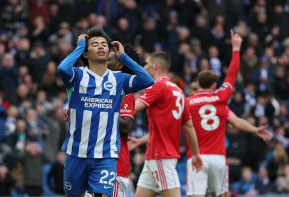 　ノッティンガム・フォレスト戦でプレーするブライトンの三笘薫＝１日、ブライトン（ロイター＝共同）