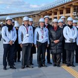 全国知事会が大阪・関西万博会場で視察会　福田知事、次世代型太陽光電池導…