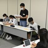 中学生30人が模擬裁判　童話を題材に討論　栃木県弁護士会館でジュニアロ…