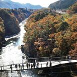 渓谷に晩秋の訪れ　日光・鬼怒楯岩大吊橋【動画】