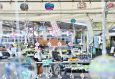 秋の空気に揺れる風鈴