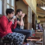縁側カフェ４年ぶり復活　地元産和紅茶を名刹で堪能　大田原・須賀川地区の住民ら企画