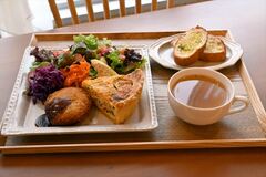 【グルメ探訪】県内産使い、すべて手作り　野菜たっぷりキッシュプレート　BREMEN（佐野）